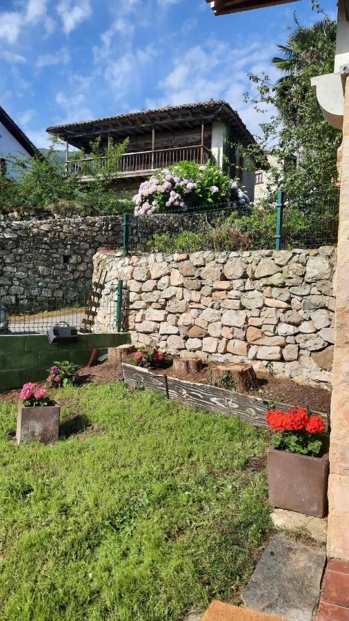La Casa De Abajo Villa Llanes Exteriör bild