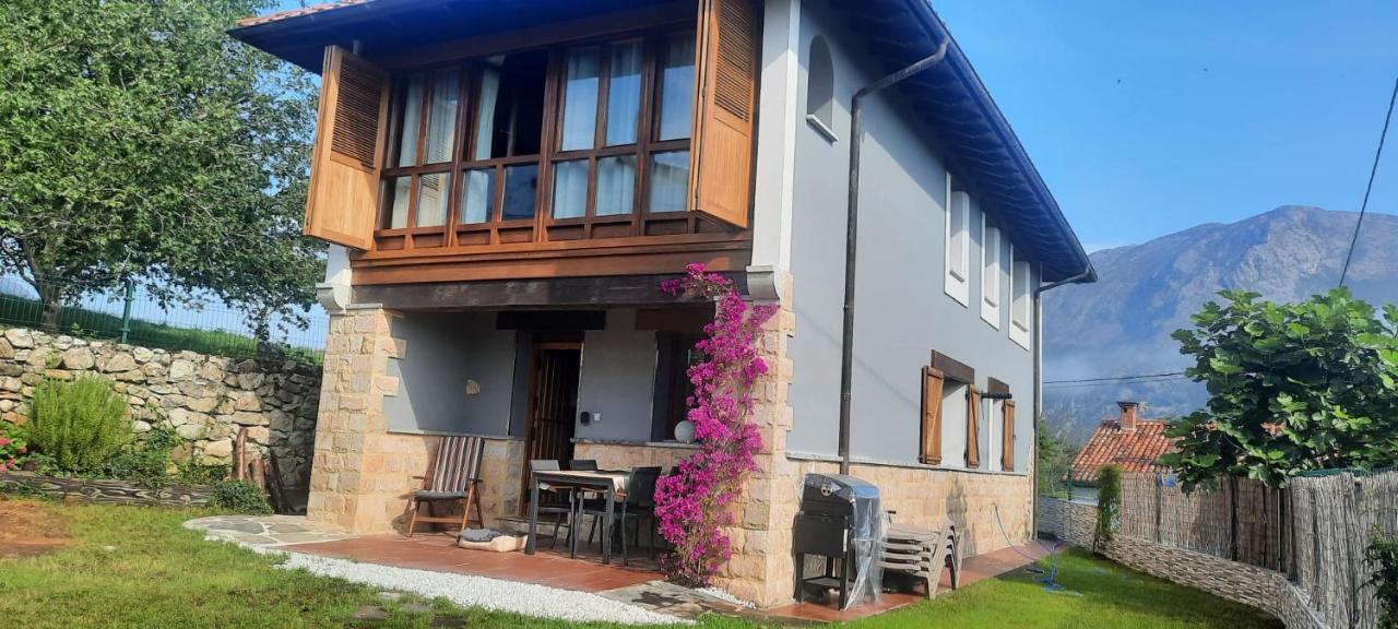 La Casa De Abajo Villa Llanes Exteriör bild